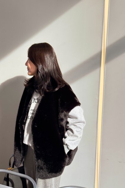 Scallop fur vest