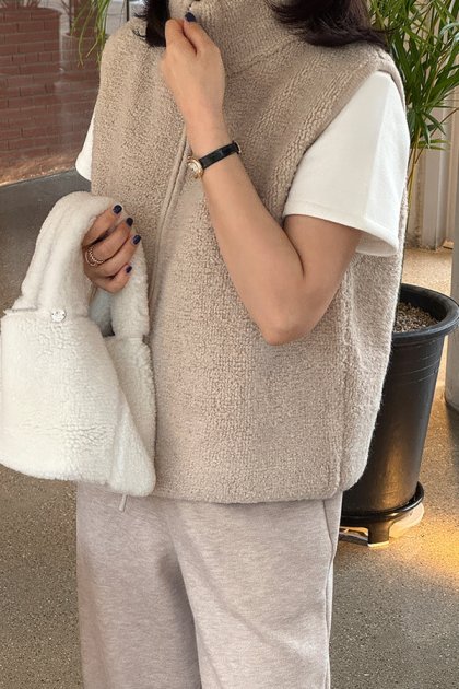 Merion bouclé vest