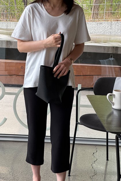 Bellene U-neck T-shirt