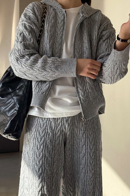 Entis Cable Zip-up