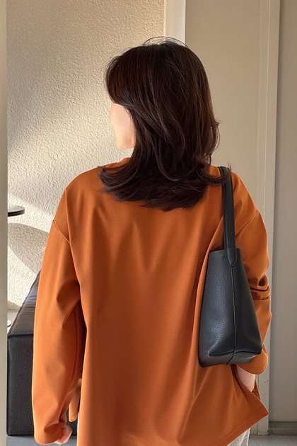 언이브 라운드 티셔츠 언이브 라운드 티셔츠