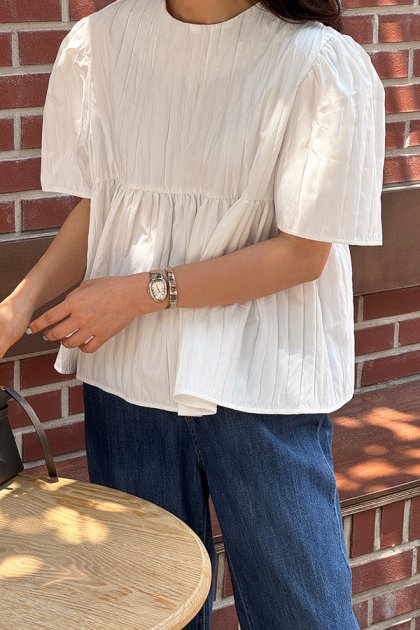 Chat volume blouse Chat volume blouse