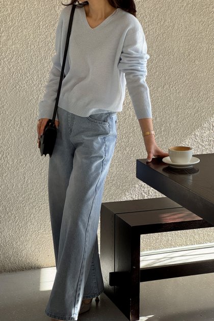 Corinth V-neck Knit