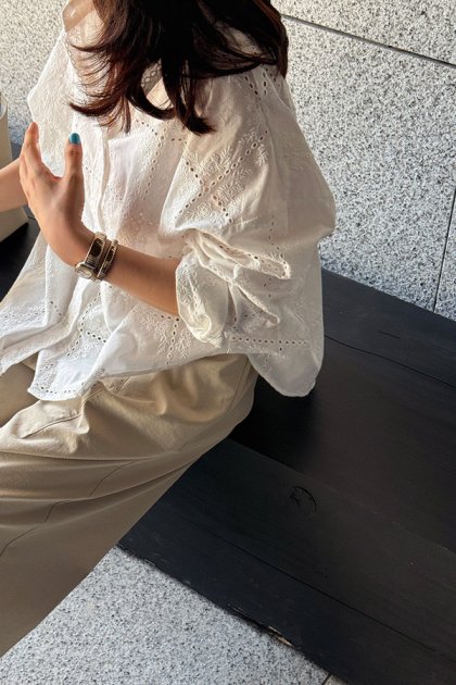 Hemily Punching Blouse