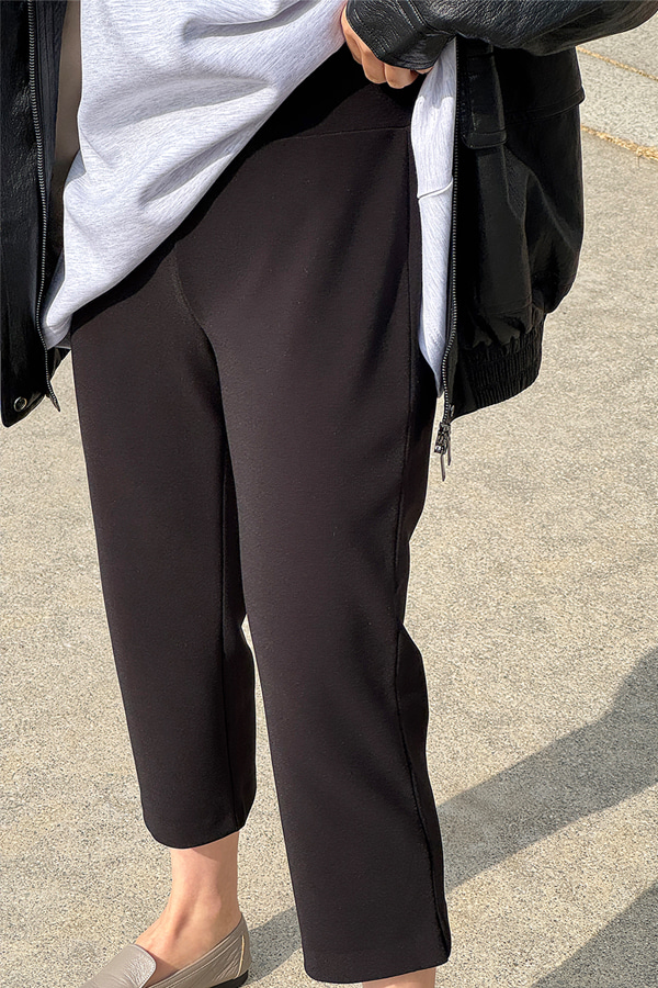 holic 5062 Capri length pants holic 5062 Capri length pants